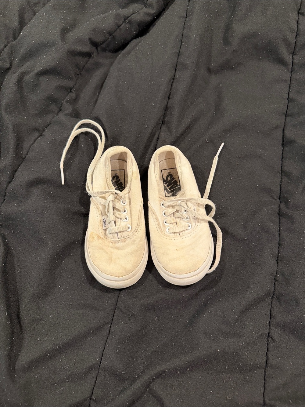 Vans Kids Low-Top Canvas Sneakers in Off-White 7.5